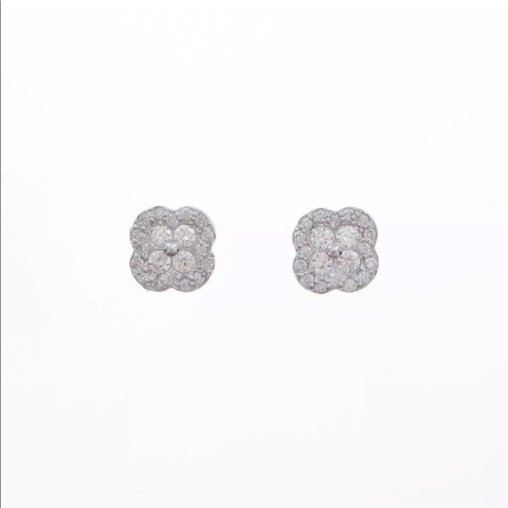 18K CLOVER DIAMOND EARRINGS❤️ - Picture 3 of 15